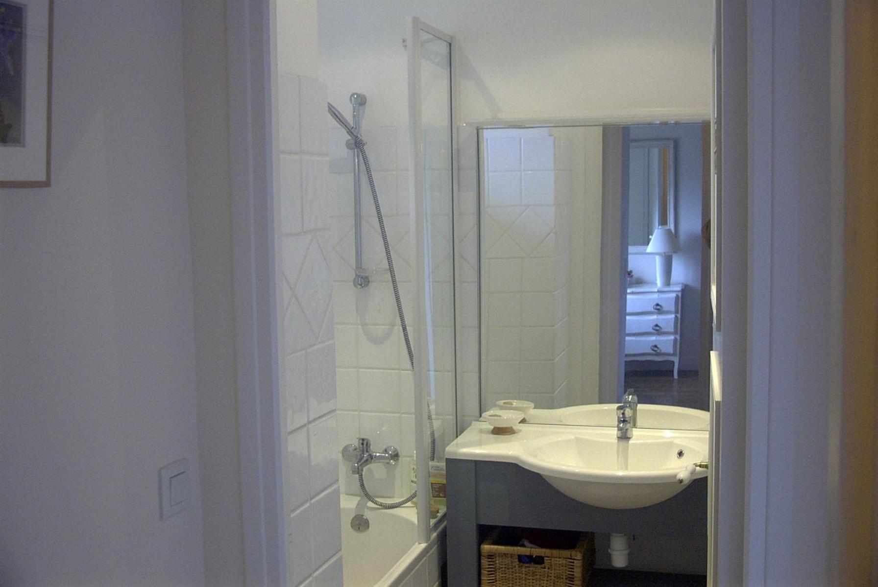 Gite La Bertichere 3 Etoiles Saint-Jean-le-Thomas Ngoại thất bức ảnh