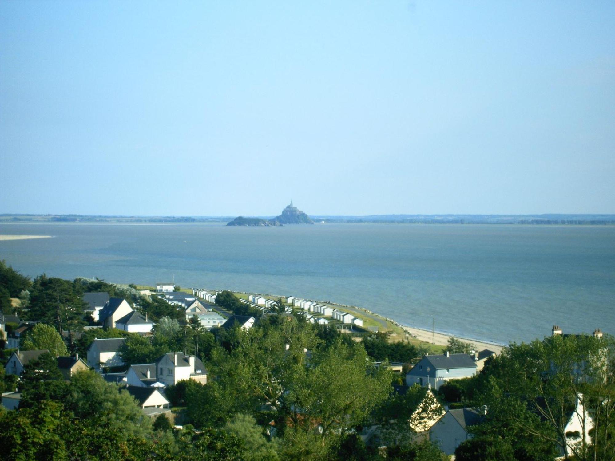 Gite La Bertichere 3 Etoiles Saint-Jean-le-Thomas Ngoại thất bức ảnh