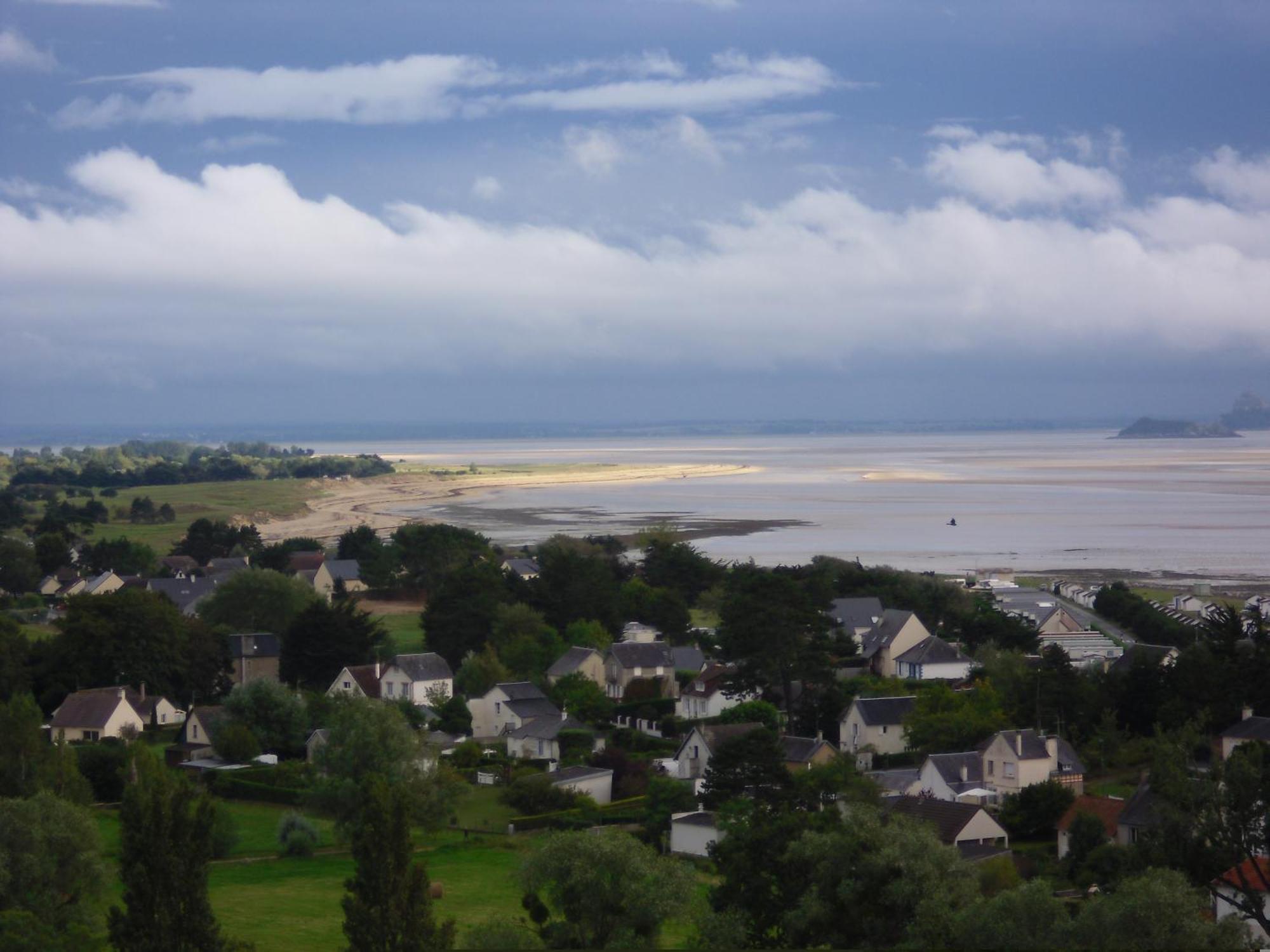 Gite La Bertichere 3 Etoiles Saint-Jean-le-Thomas Ngoại thất bức ảnh